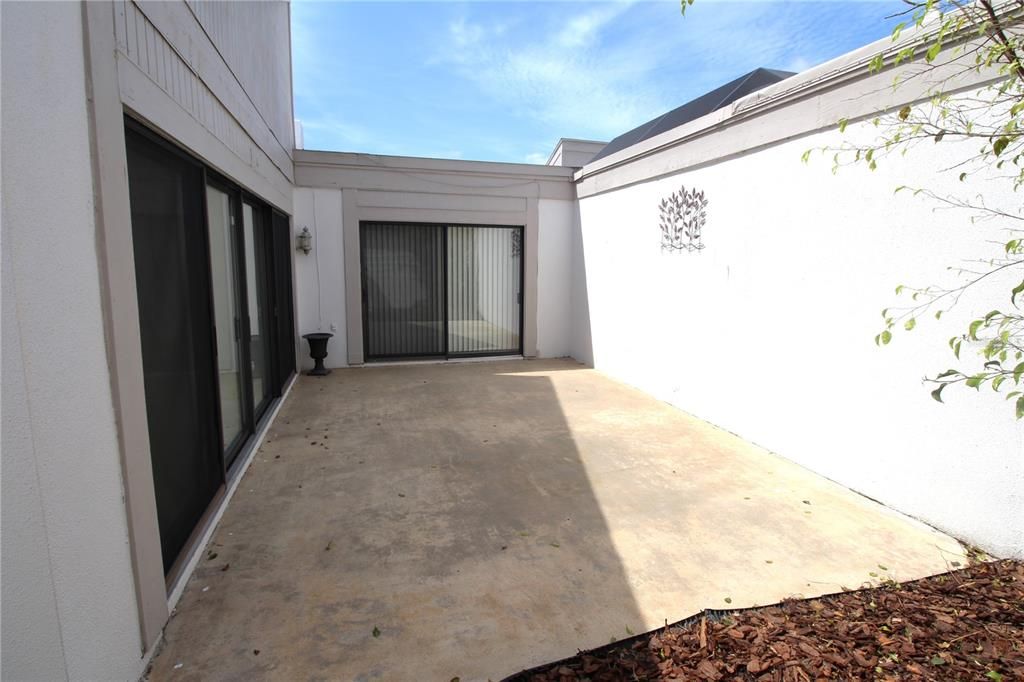 For Rent: $3,100 (4 beds, 2 baths, 1730 Square Feet)