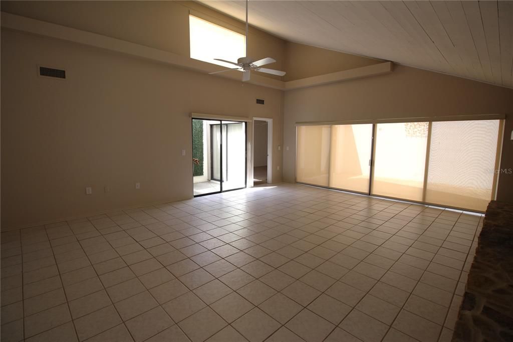 For Rent: $3,100 (4 beds, 2 baths, 1730 Square Feet)