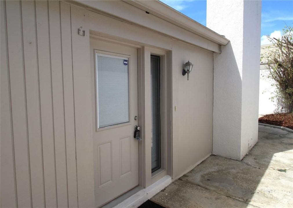 For Rent: $3,100 (4 beds, 2 baths, 1730 Square Feet)