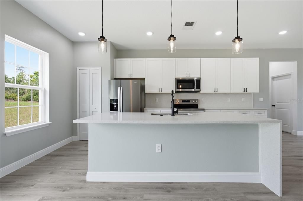 For Rent: $2,300 (3 beds, 2 baths, 1792 Square Feet)