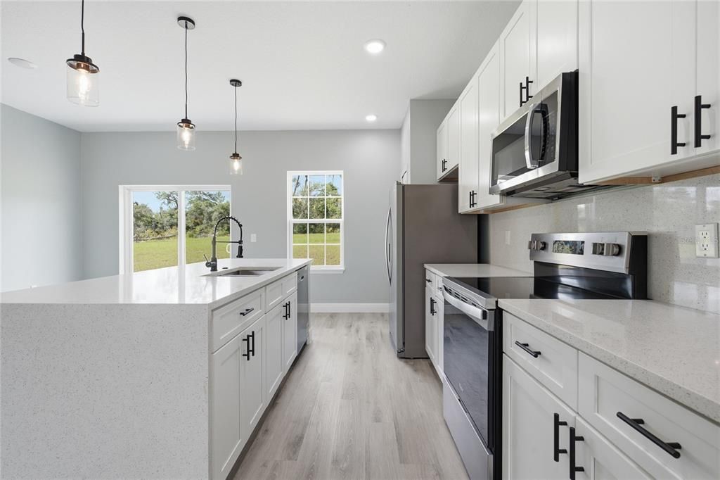 For Rent: $2,300 (3 beds, 2 baths, 1792 Square Feet)