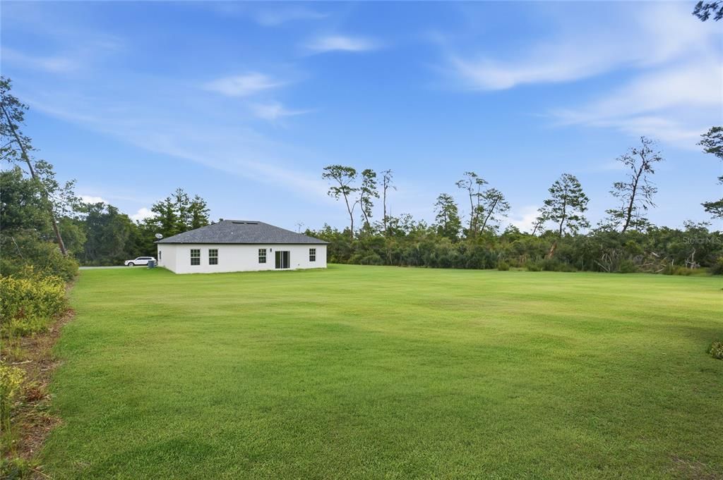 For Rent: $2,300 (3 beds, 2 baths, 1792 Square Feet)