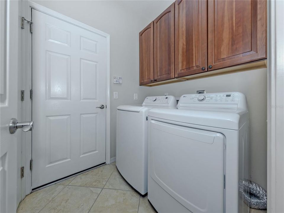 For Sale: $479,900 (3 beds, 2 baths, 2179 Square Feet)