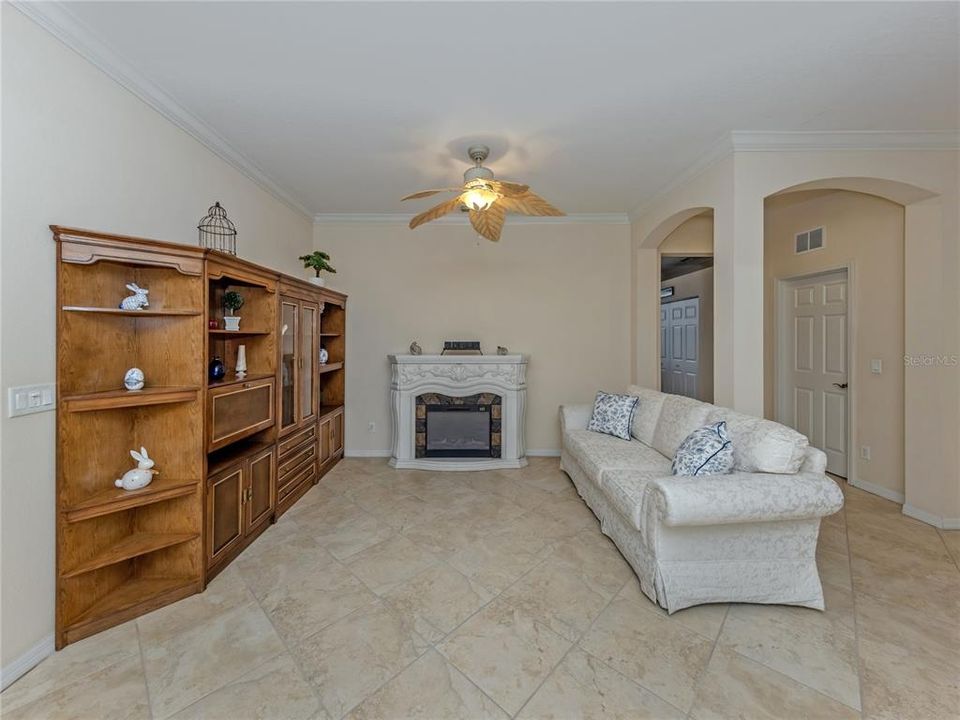 For Sale: $479,900 (3 beds, 2 baths, 2179 Square Feet)