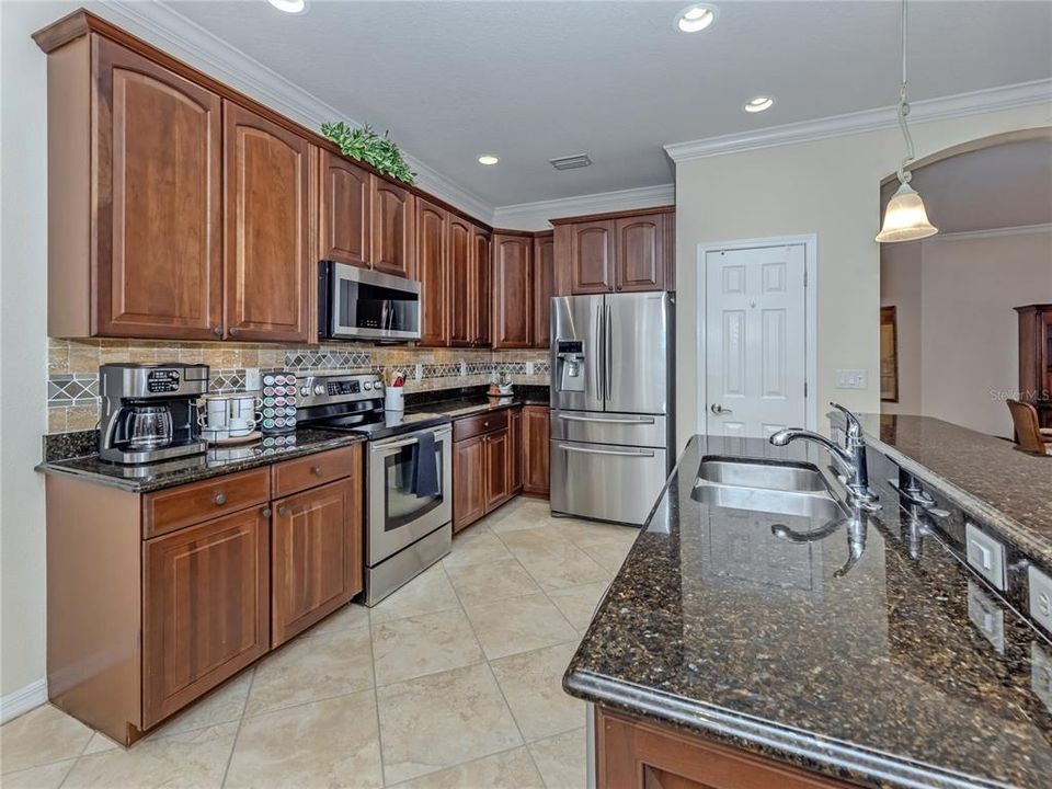 For Sale: $479,900 (3 beds, 2 baths, 2179 Square Feet)