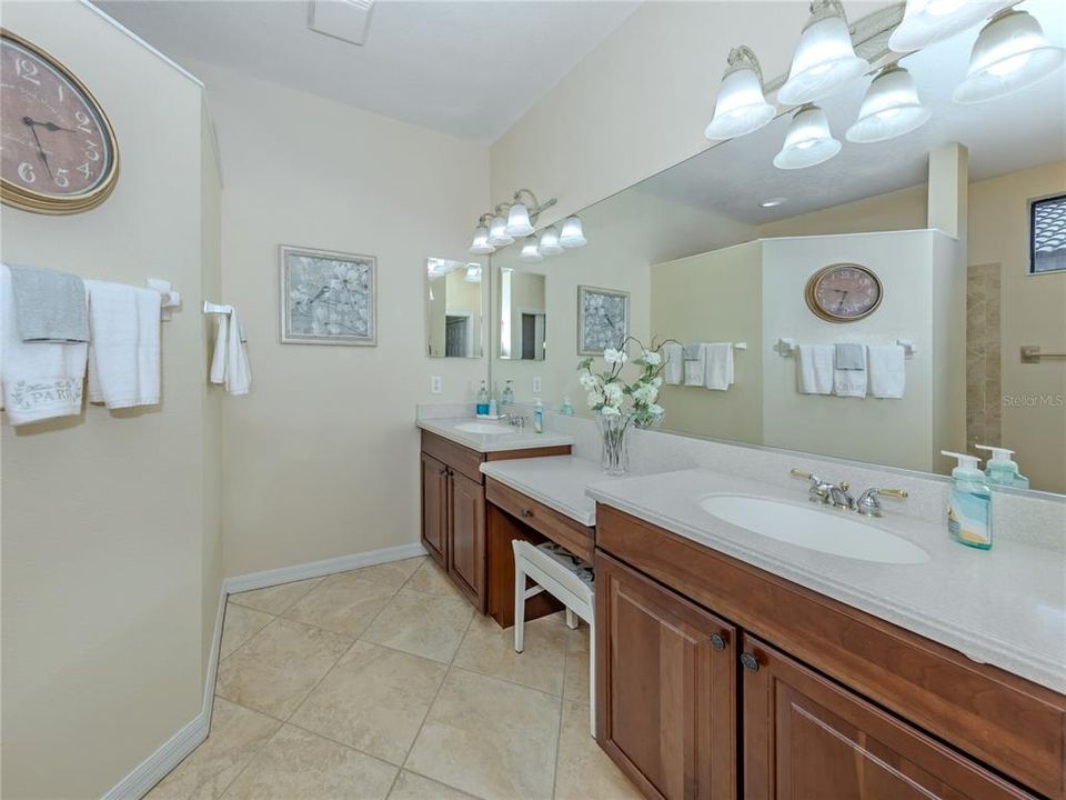 For Sale: $479,900 (3 beds, 2 baths, 2179 Square Feet)