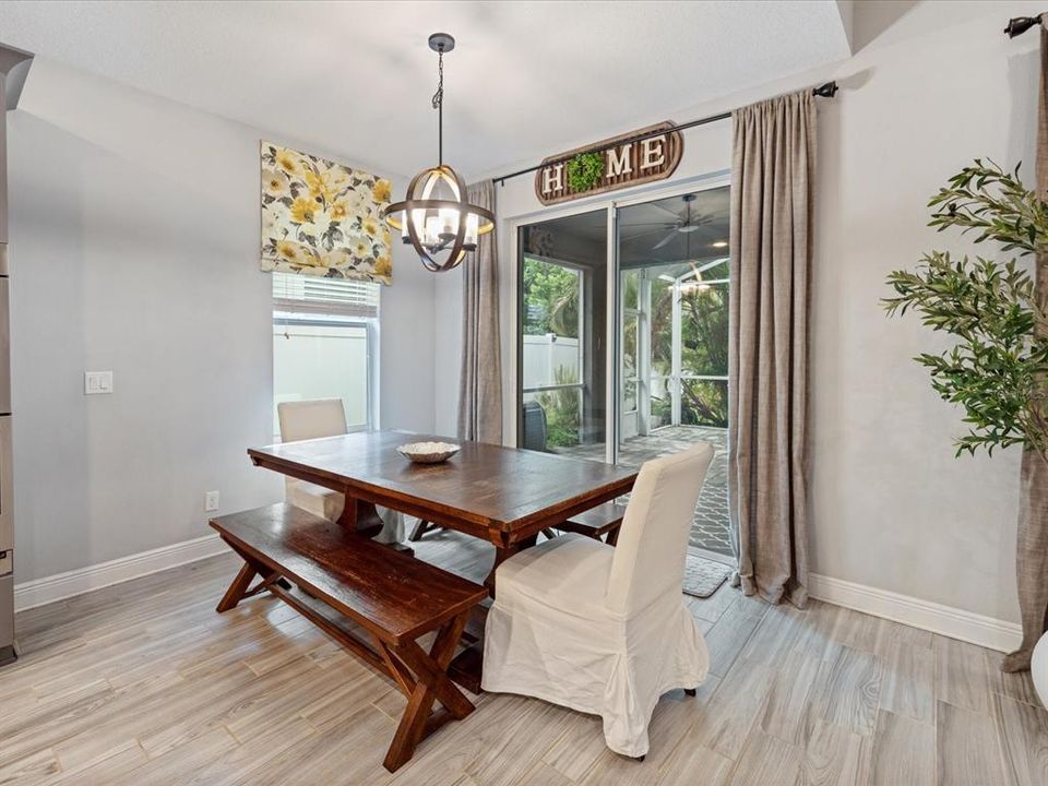 Activo con contrato: $795,500 (5 camas, 3 baños, 3196 Pies cuadrados)