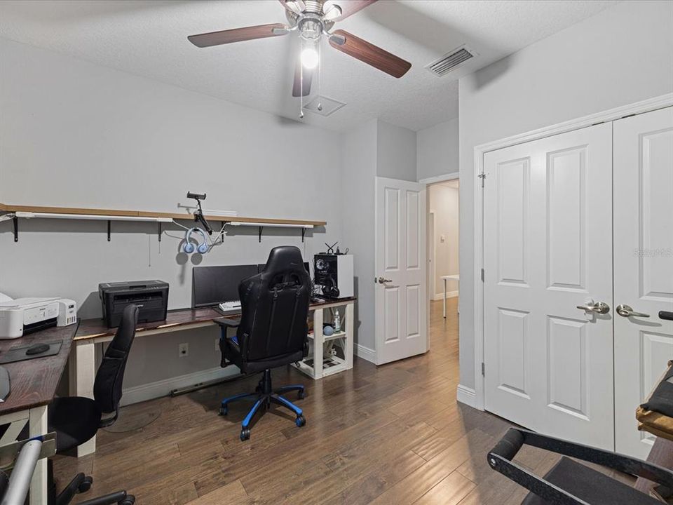 Activo con contrato: $795,500 (5 camas, 3 baños, 3196 Pies cuadrados)
