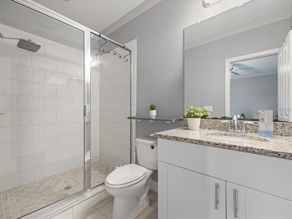 Activo con contrato: $795,500 (5 camas, 3 baños, 3196 Pies cuadrados)
