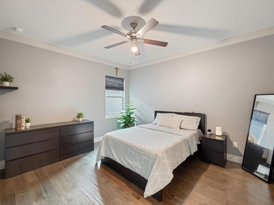 Activo con contrato: $795,500 (5 camas, 3 baños, 3196 Pies cuadrados)