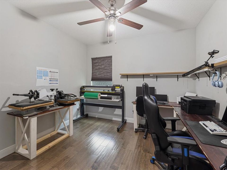 Activo con contrato: $795,500 (5 camas, 3 baños, 3196 Pies cuadrados)