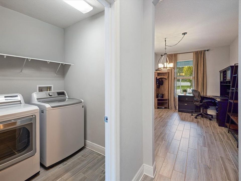 Activo con contrato: $795,500 (5 camas, 3 baños, 3196 Pies cuadrados)