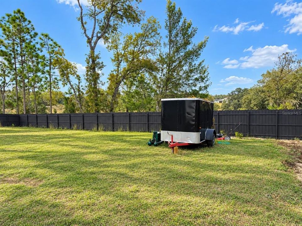 For Sale: $319,900 (4 beds, 3 baths, 1827 Square Feet)
