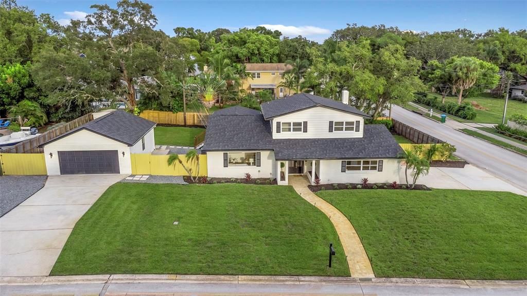 En Venta: $925,000 (4 camas, 3 baños, 2733 Pies cuadrados)