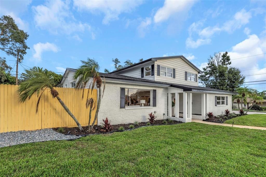 En Venta: $925,000 (4 camas, 3 baños, 2733 Pies cuadrados)