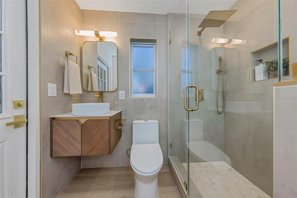 En Venta: $925,000 (4 camas, 3 baños, 2733 Pies cuadrados)