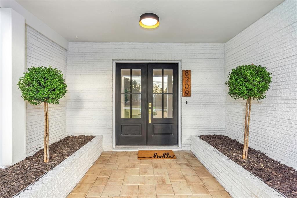 En Venta: $925,000 (4 camas, 3 baños, 2733 Pies cuadrados)