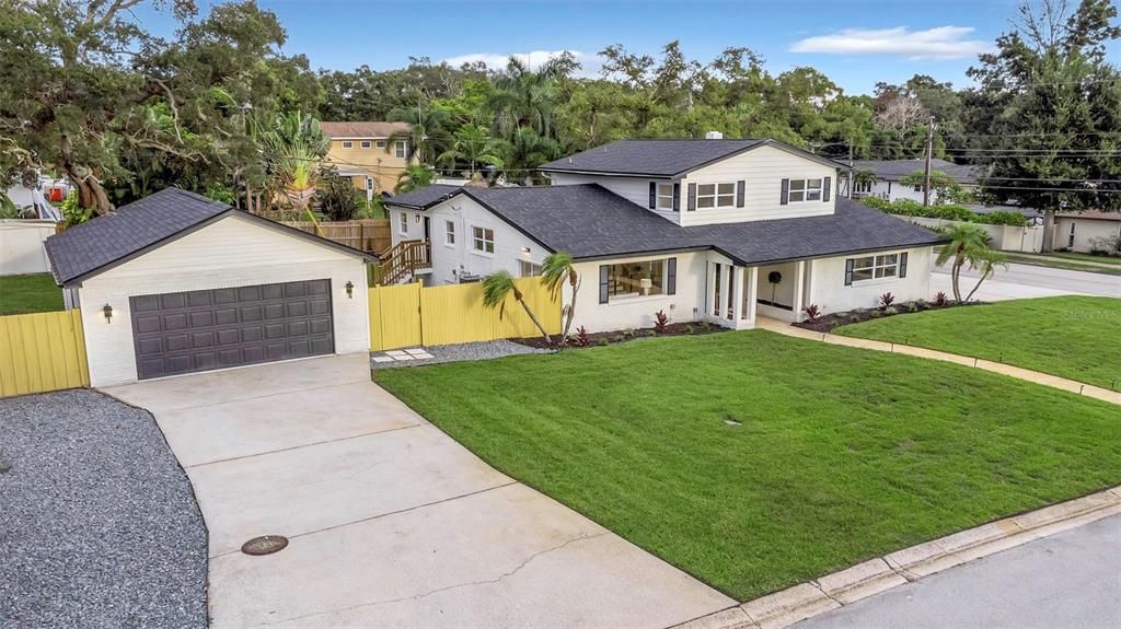 En Venta: $925,000 (4 camas, 3 baños, 2733 Pies cuadrados)