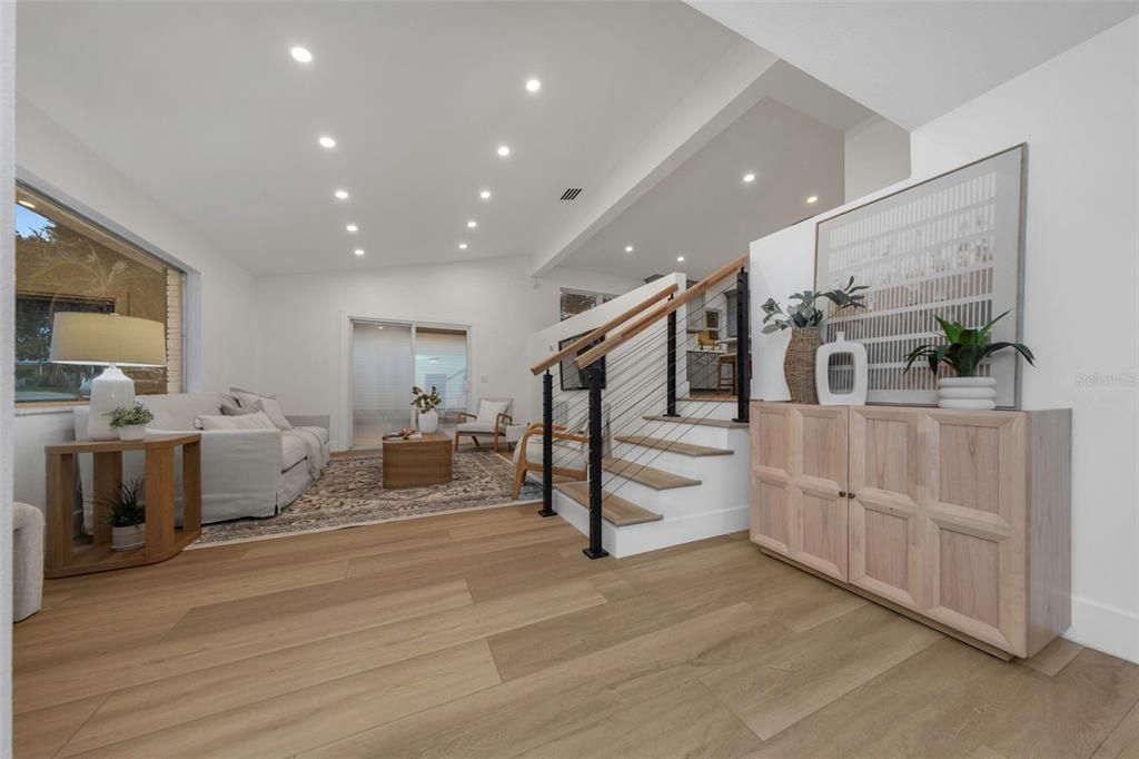 En Venta: $925,000 (4 camas, 3 baños, 2733 Pies cuadrados)