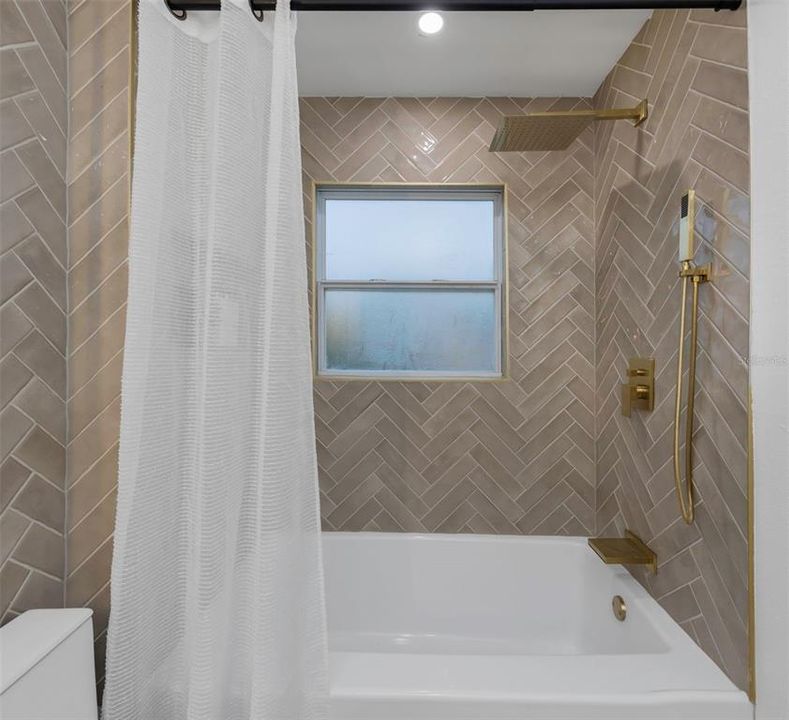 En Venta: $925,000 (4 camas, 3 baños, 2733 Pies cuadrados)