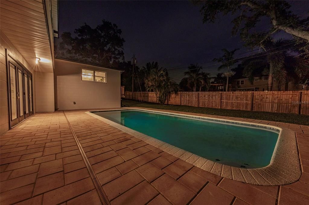 En Venta: $925,000 (4 camas, 3 baños, 2733 Pies cuadrados)