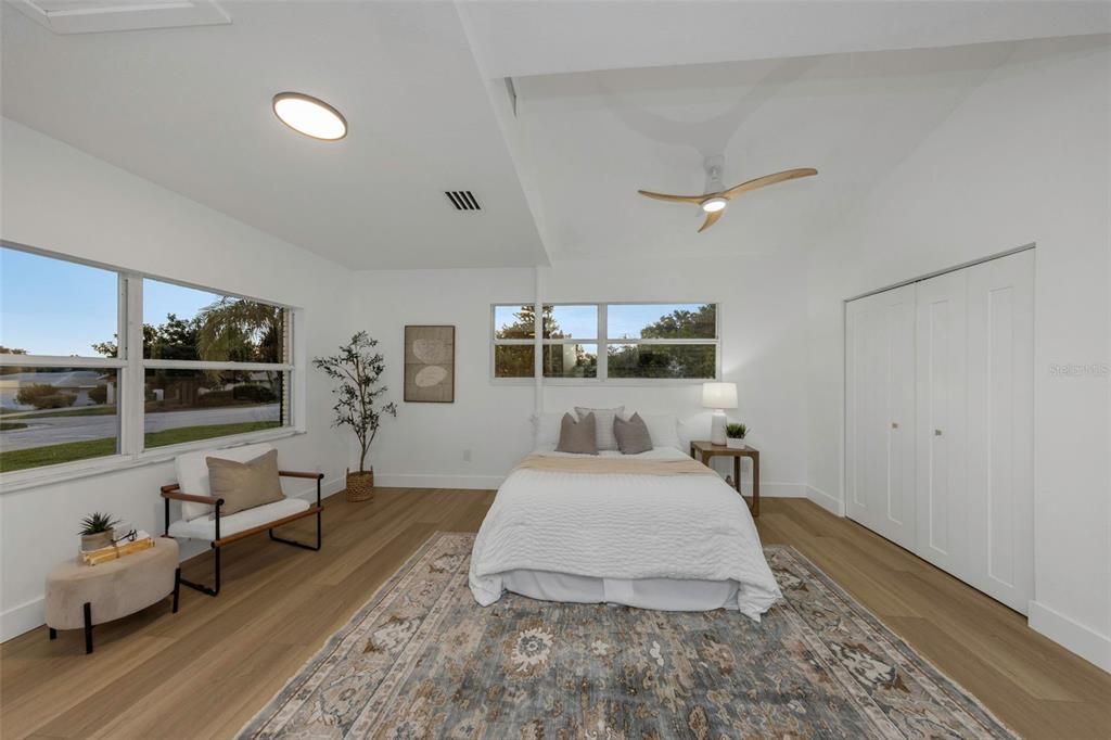 En Venta: $925,000 (4 camas, 3 baños, 2733 Pies cuadrados)
