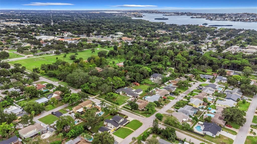 En Venta: $925,000 (4 camas, 3 baños, 2733 Pies cuadrados)