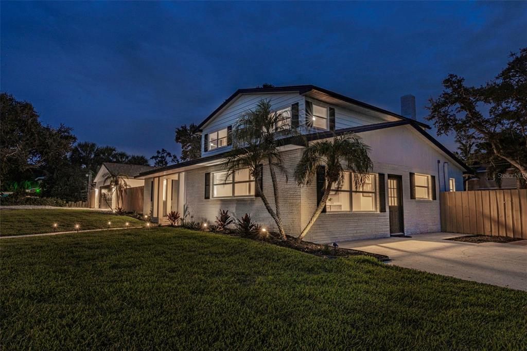 En Venta: $925,000 (4 camas, 3 baños, 2733 Pies cuadrados)