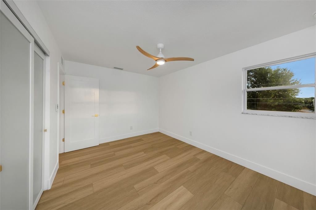 En Venta: $925,000 (4 camas, 3 baños, 2733 Pies cuadrados)