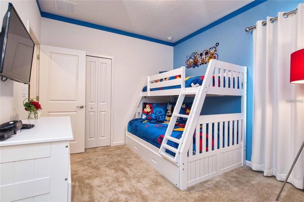 На продажу: $699,990 (6 спален, 6 ванн, 3426 Квадратных фут)
