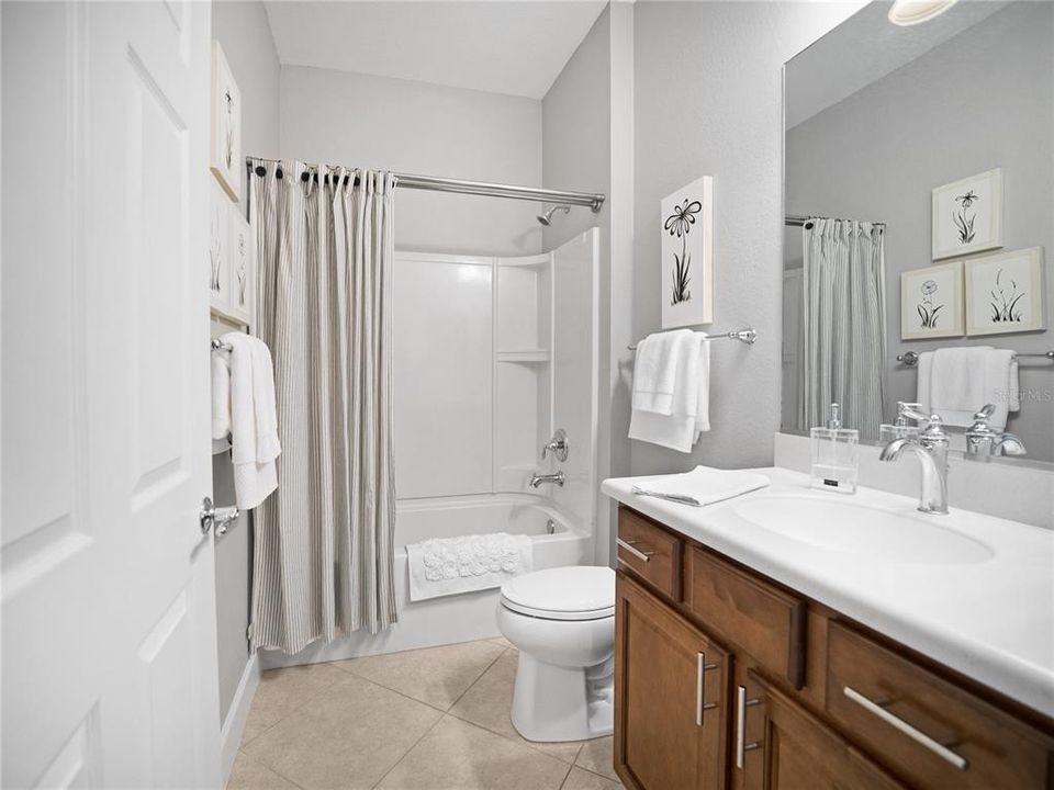 For Sale: $293,392 (2 beds, 2 baths, 1556 Square Feet)
