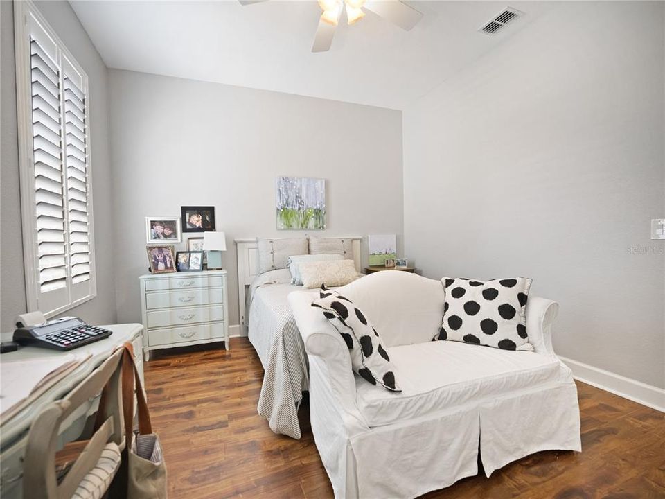 For Sale: $293,392 (2 beds, 2 baths, 1556 Square Feet)