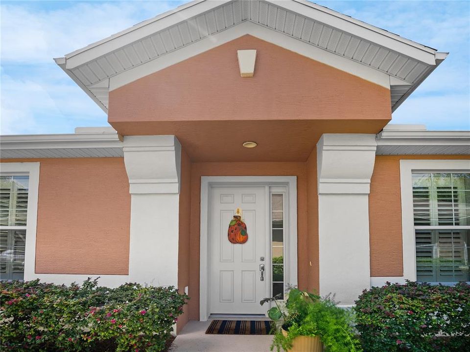 For Sale: $293,392 (2 beds, 2 baths, 1556 Square Feet)