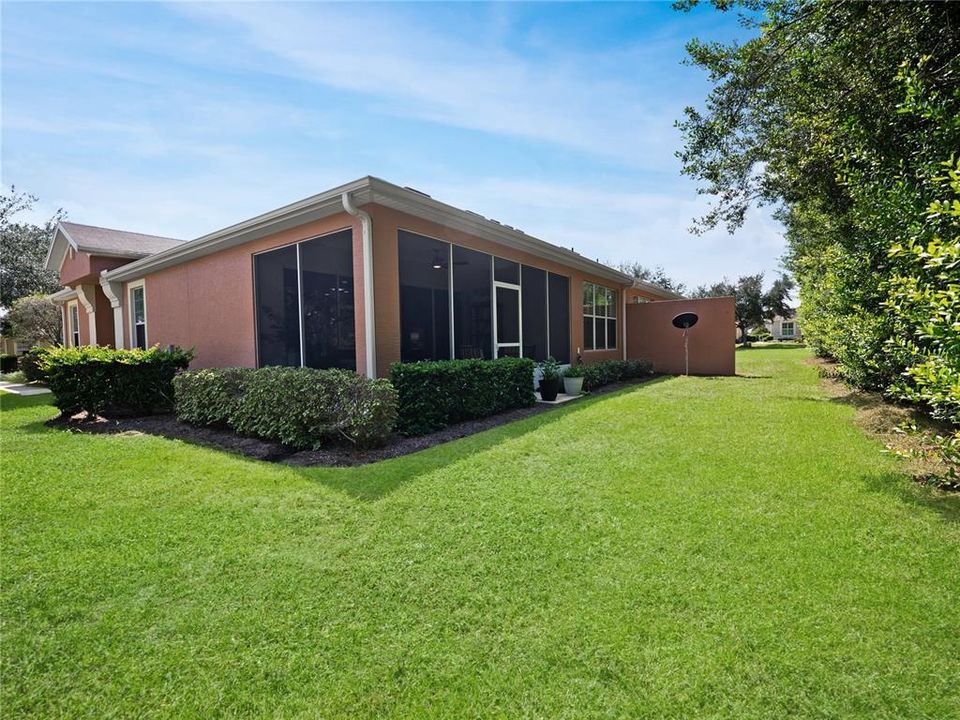 For Sale: $293,392 (2 beds, 2 baths, 1556 Square Feet)