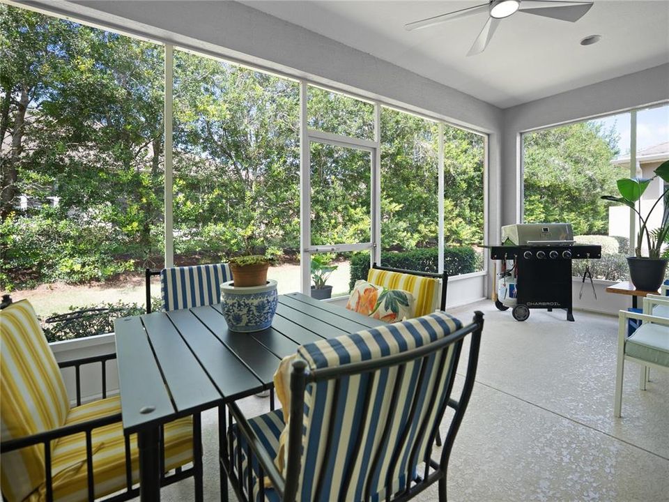 For Sale: $293,392 (2 beds, 2 baths, 1556 Square Feet)