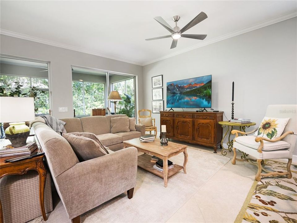 For Sale: $293,392 (2 beds, 2 baths, 1556 Square Feet)