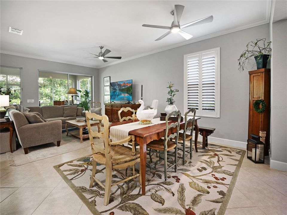 For Sale: $293,392 (2 beds, 2 baths, 1556 Square Feet)