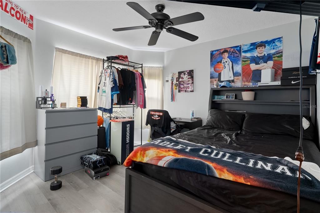 En Venta: $435,000 (4 camas, 3 baños, 1821 Pies cuadrados)