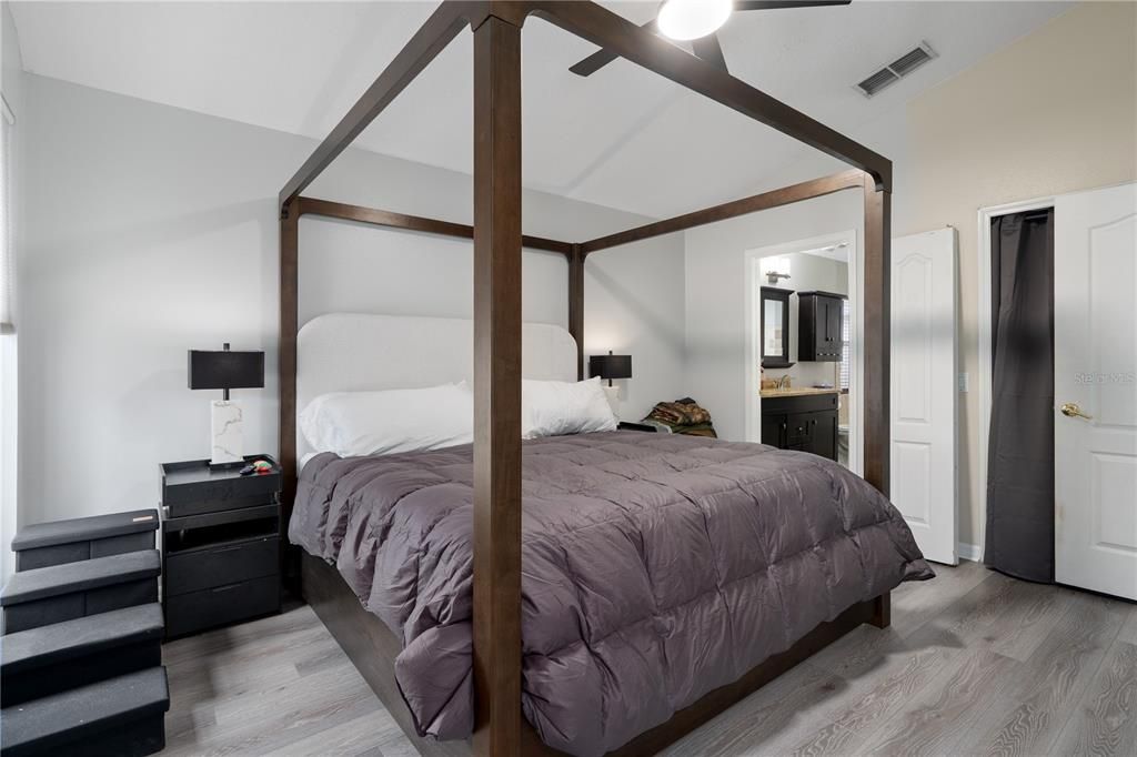 En Venta: $435,000 (4 camas, 3 baños, 1821 Pies cuadrados)