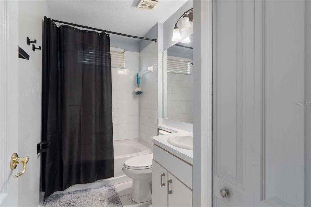 En Venta: $435,000 (4 camas, 3 baños, 1821 Pies cuadrados)