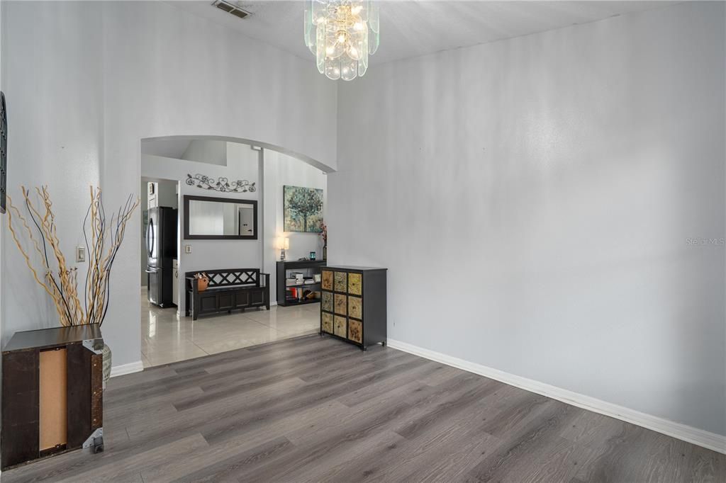 En Venta: $435,000 (4 camas, 3 baños, 1821 Pies cuadrados)