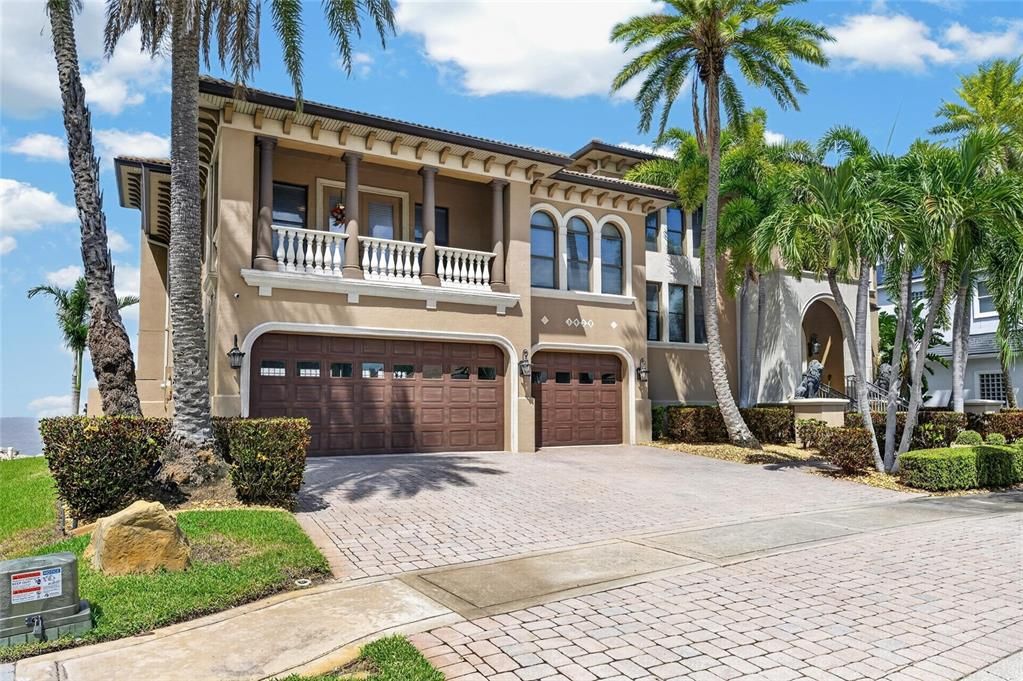 Active With Contract: $2,600,000 (4 beds, 3 baths, 6040 Square Feet)