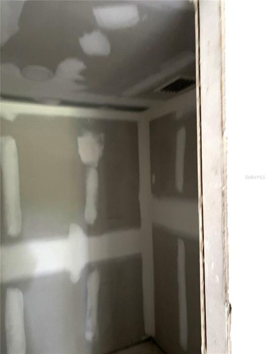 На продажу: $95,000 (2 спален, 2 ванн, 1054 Квадратных фут)