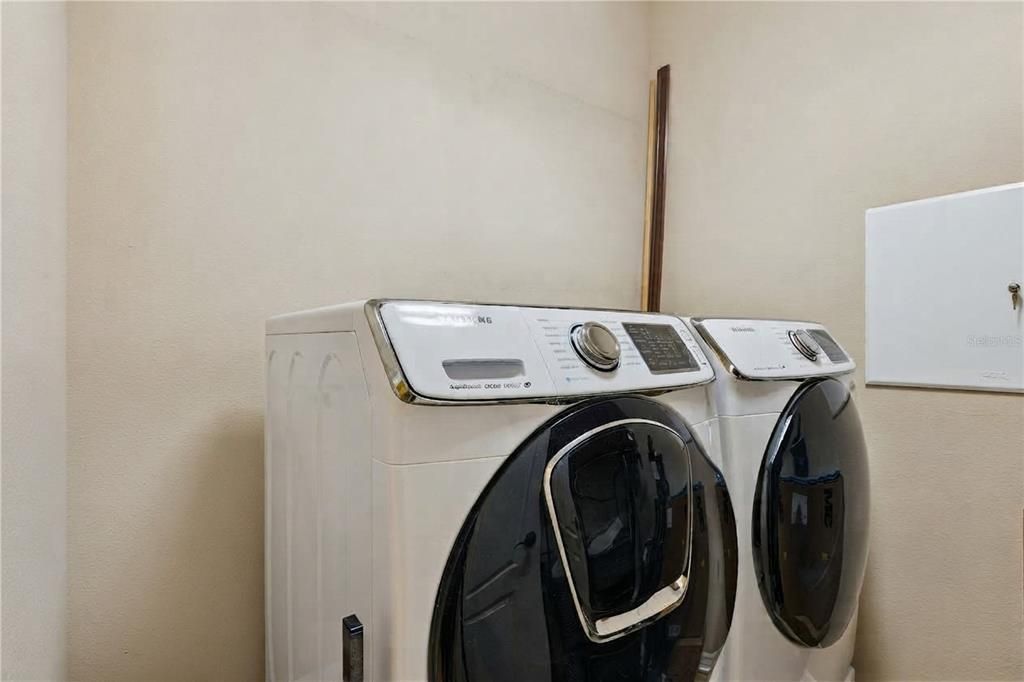 На продажу: $469,900 (3 спален, 2 ванн, 2184 Квадратных фут)