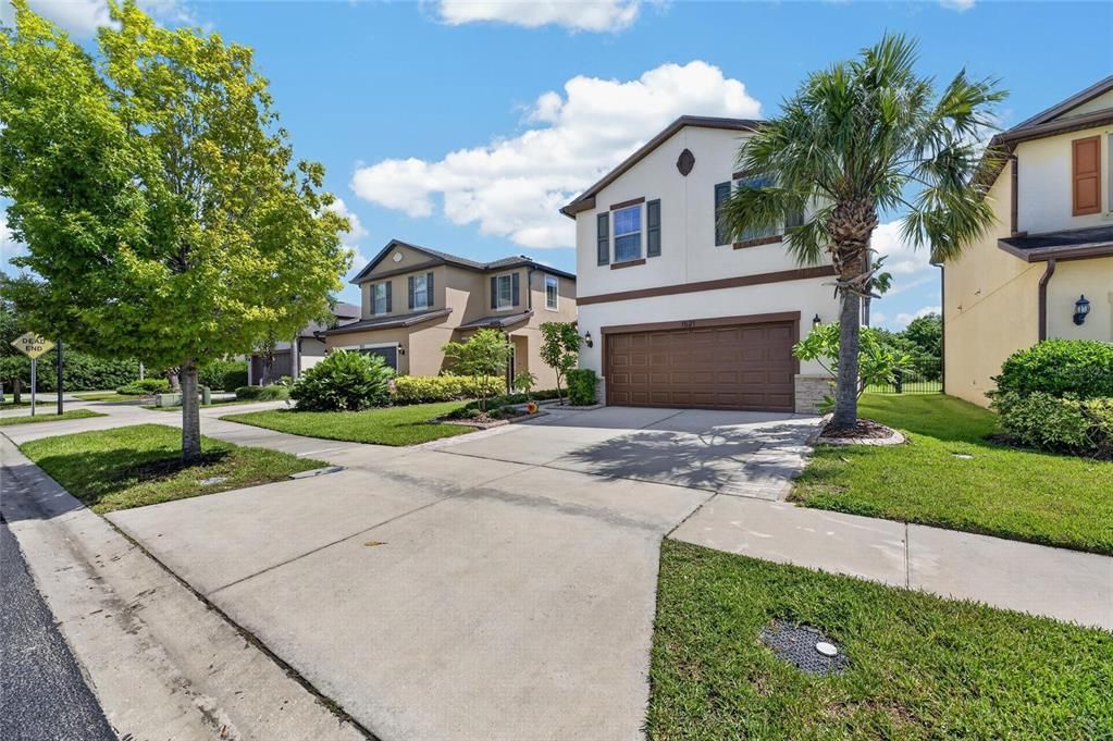 For Sale: $365,000 (4 beds, 2 baths, 2445 Square Feet)