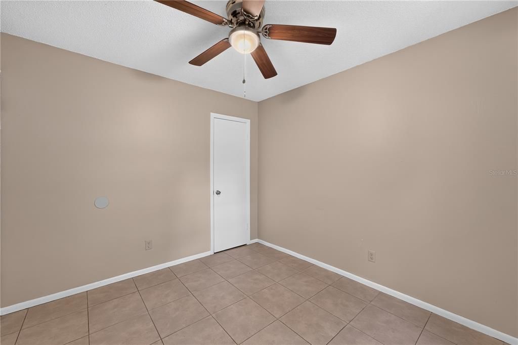 Activo con contrato: $199,000 (3 camas, 1 baños, 912 Pies cuadrados)