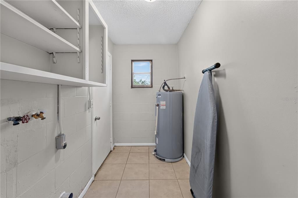 Activo con contrato: $199,000 (3 camas, 1 baños, 912 Pies cuadrados)