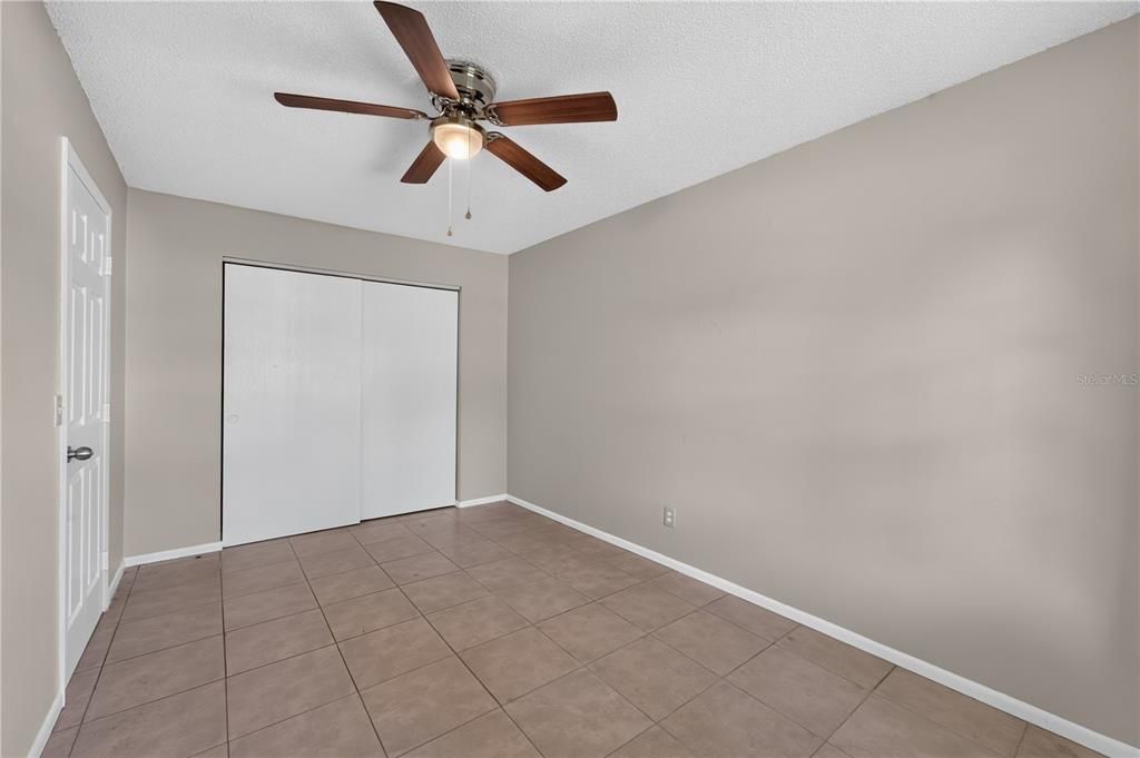 Activo con contrato: $199,000 (3 camas, 1 baños, 912 Pies cuadrados)