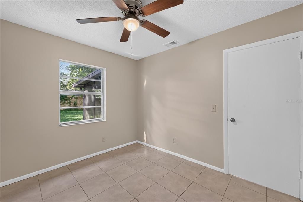 Activo con contrato: $199,000 (3 camas, 1 baños, 912 Pies cuadrados)