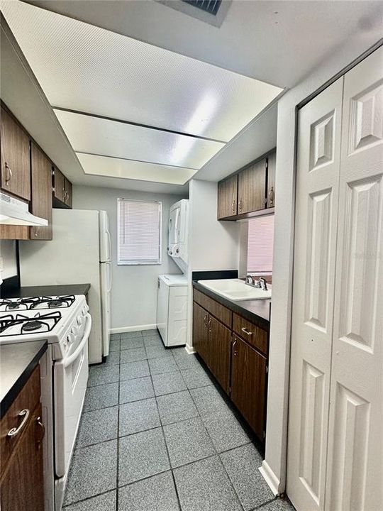 En Venta: $129,900 (2 camas, 2 baños, 823 Pies cuadrados)